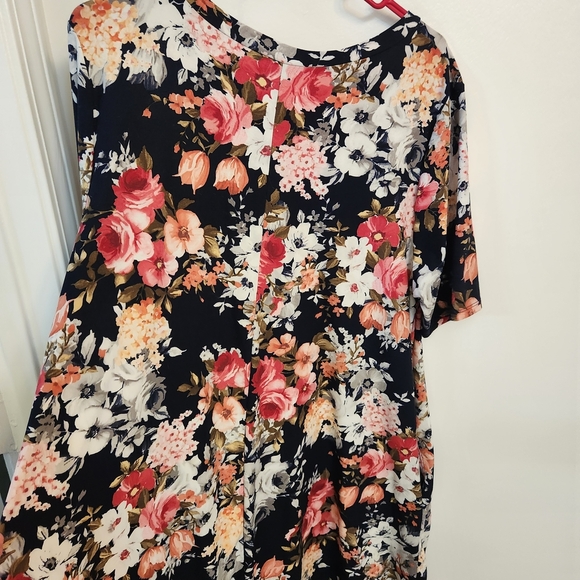 Floral Fantasy XXL Dress - Picture 4 of 4